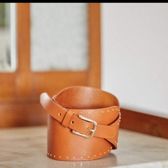 Sezane Lara Belt in Smooth Heritage Leather - Picture 3 of 8